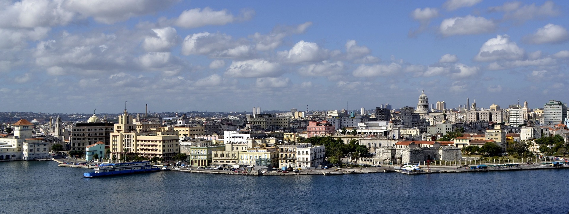 Embajadas y Consulados de Cuba en Todo el Mundo Correos Direcciones teléfonos webs siendo turista extranjero expatriado